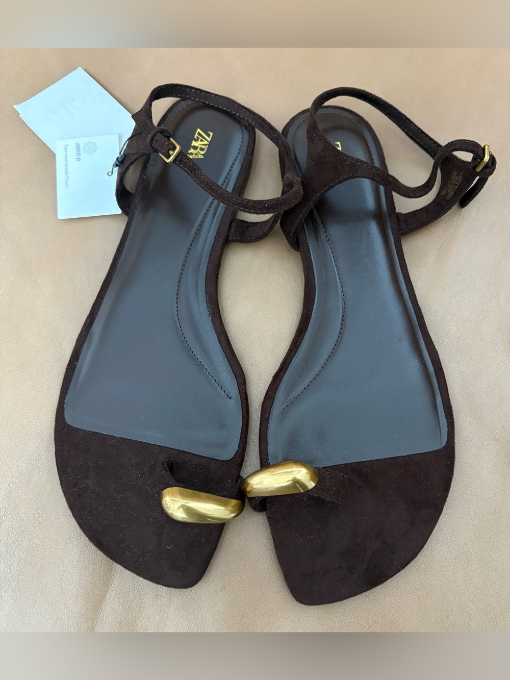 ZARA METALLIC DETAIL SANDALS NWT
Size: 7½ (38) * Color: BROWN - Picture 7 of 8